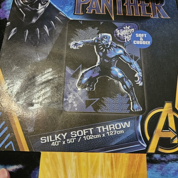 2 Marvel Black Panther Black Paws Silky Soft Throw 40" x 50" / 102 cm x 127 cm.  - Picture 3 of 8